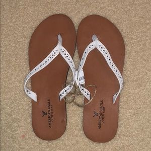 American Eagle White strap flip flop